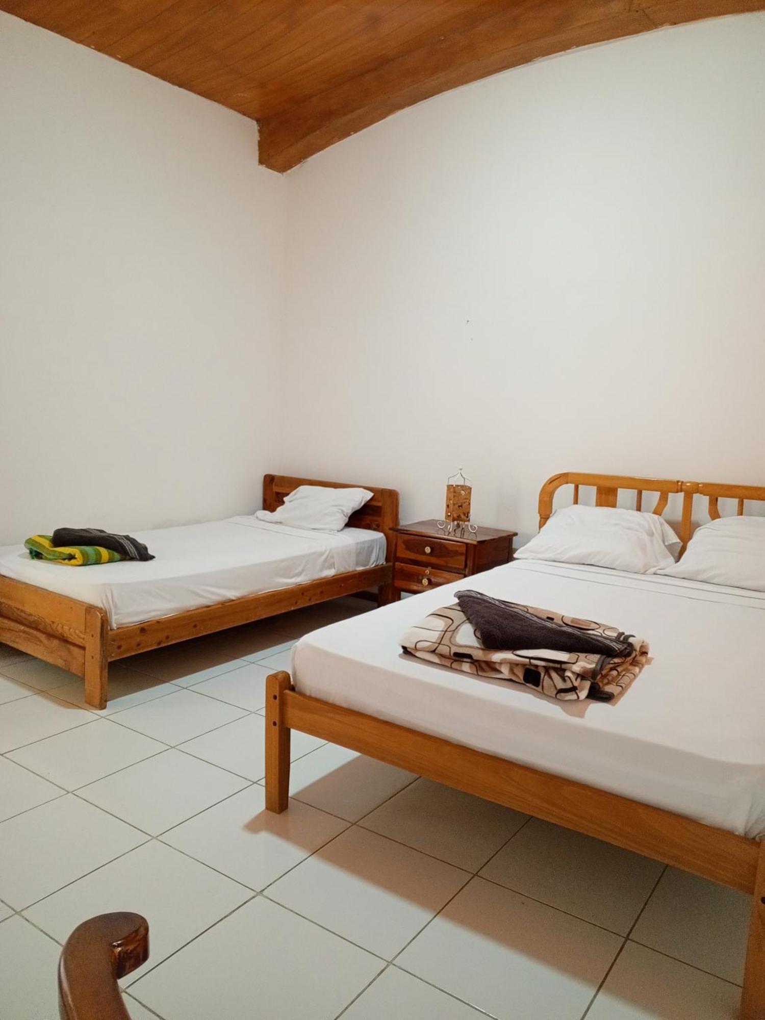 Bed And Breakfast Puerto Lopez Bagian luar foto