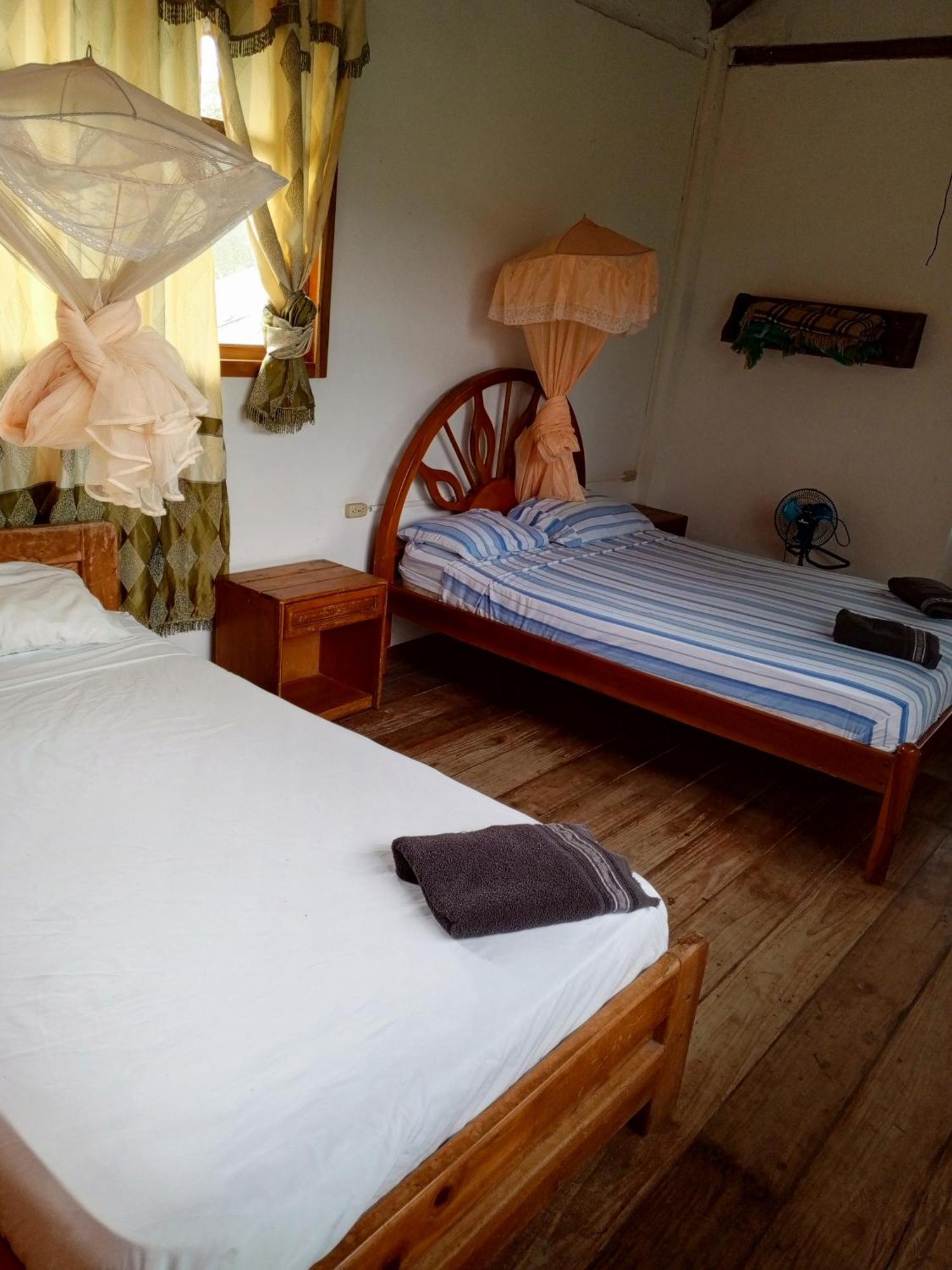 Bed And Breakfast Puerto Lopez Bagian luar foto