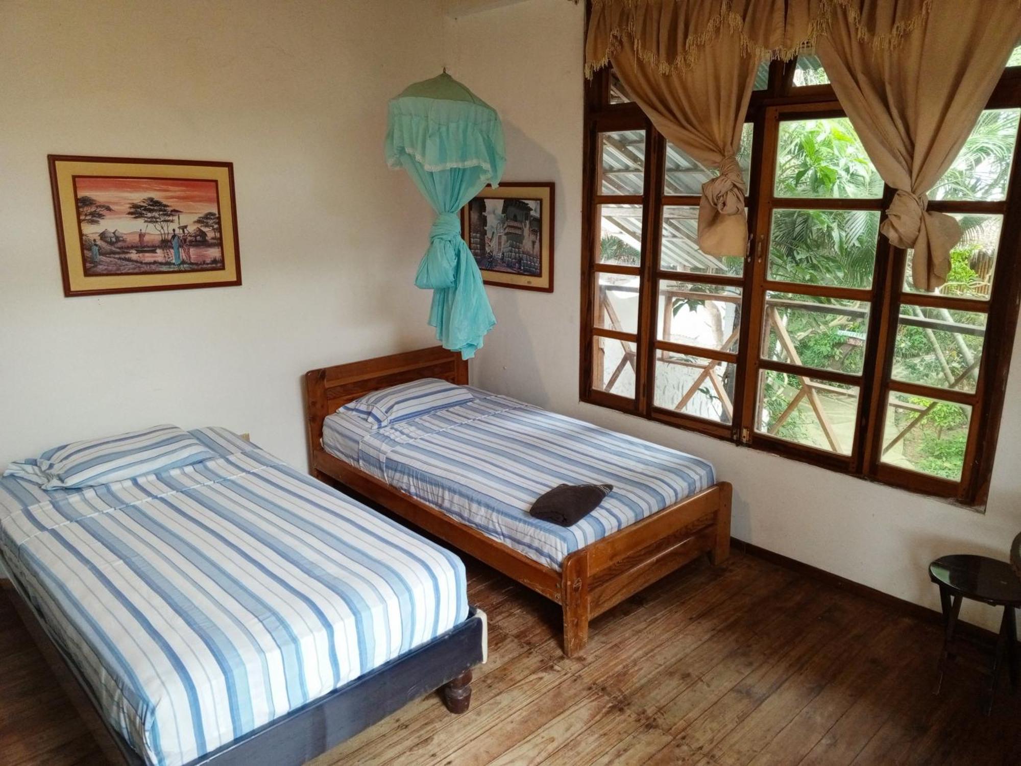 Bed And Breakfast Puerto Lopez Bagian luar foto