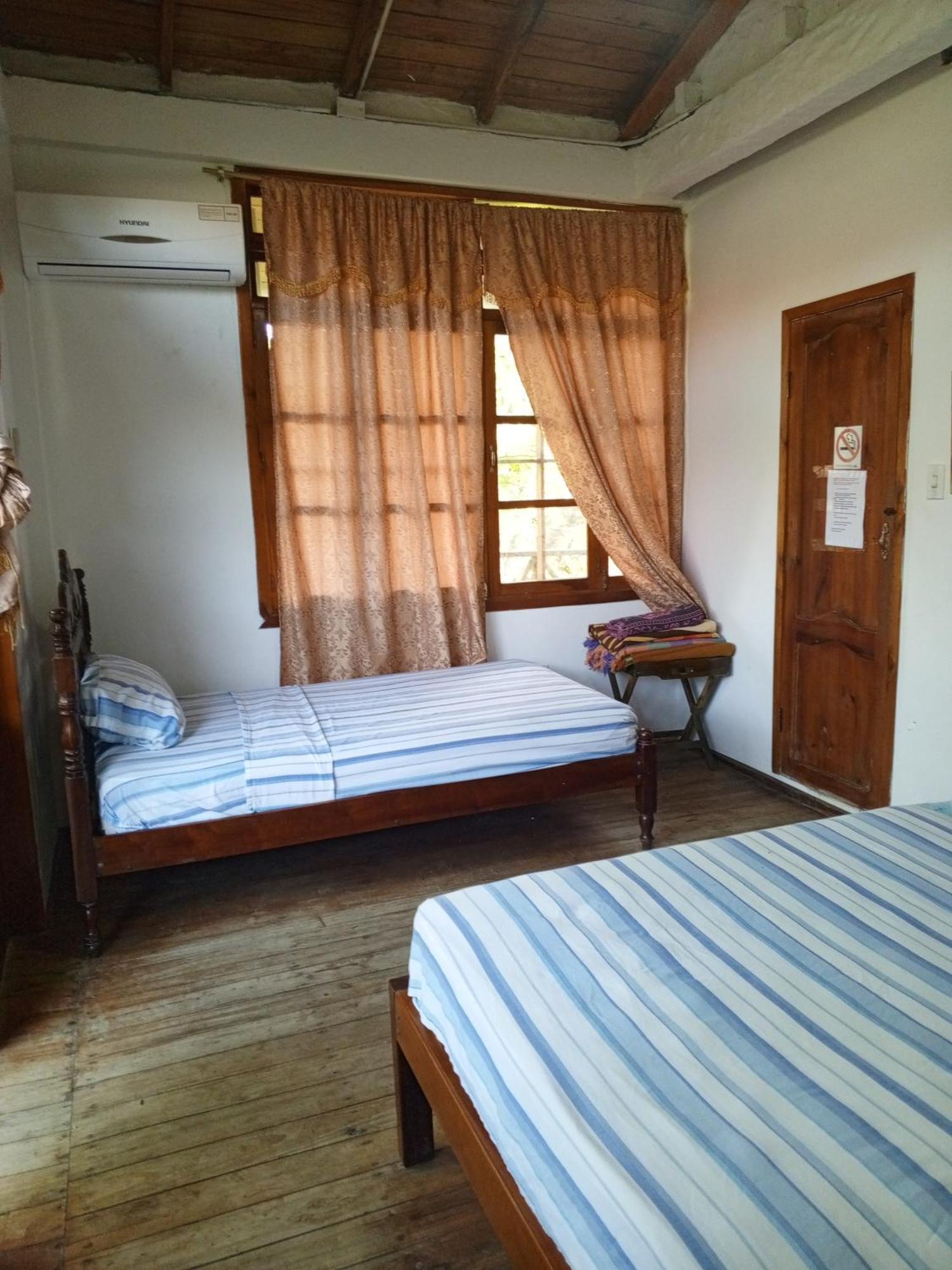 Bed And Breakfast Puerto Lopez Bagian luar foto
