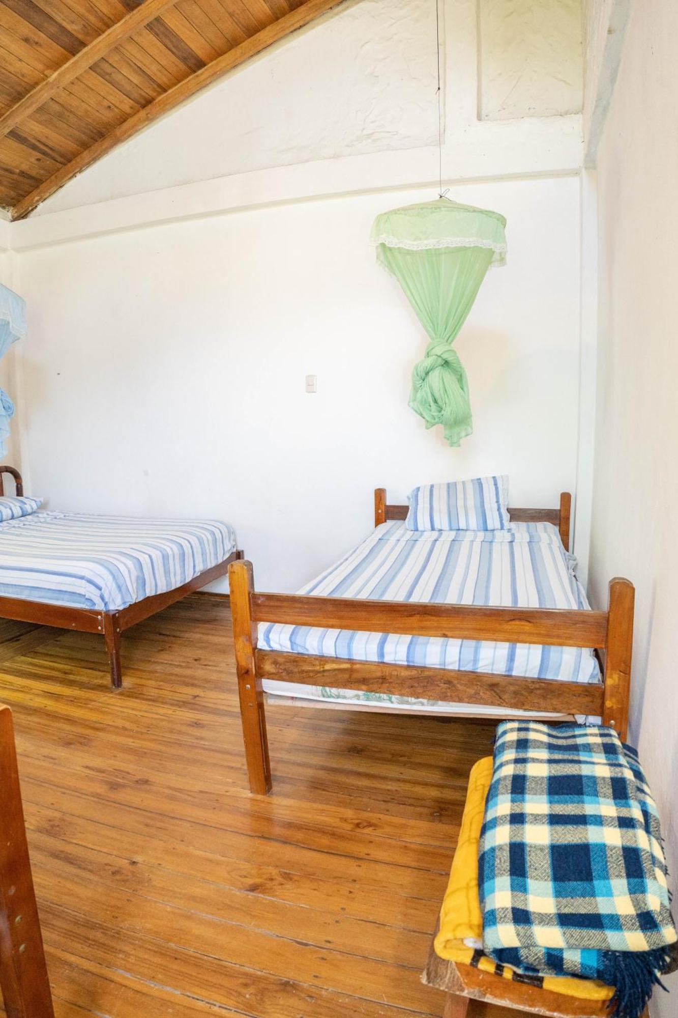 Bed And Breakfast Puerto Lopez Bagian luar foto