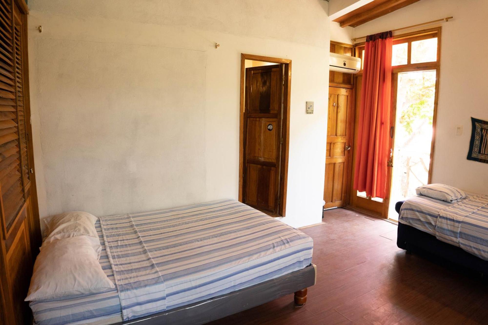 Bed And Breakfast Puerto Lopez Bagian luar foto